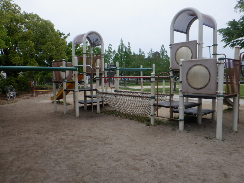平成中央公園の遊具