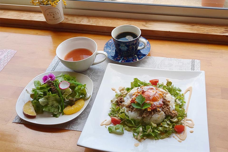 ランチは「タコライス」(1000円)など
※ランチは全てサラダ、スープ、コーヒー付き