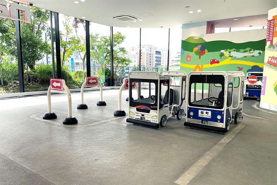 足こぎペダルカー「エコライド」