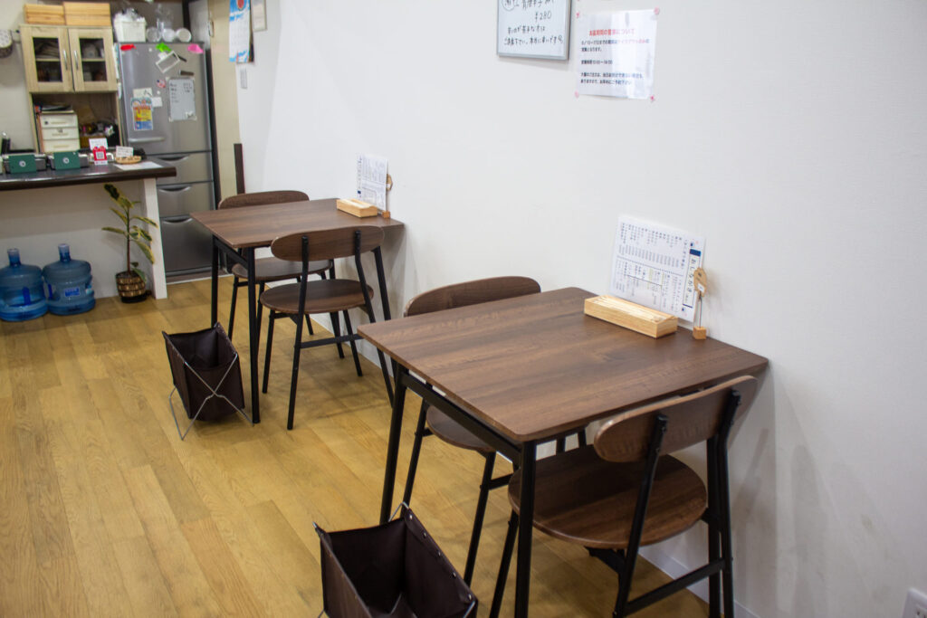 おむすびの店内