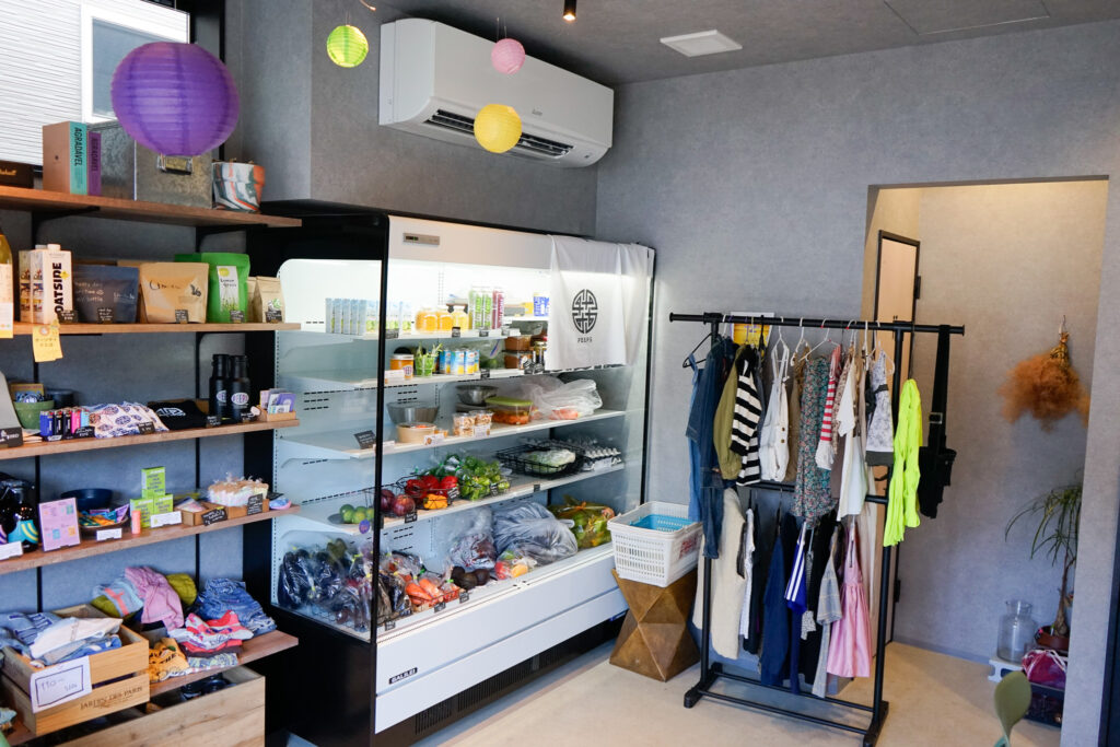 「PEEPS」の店内