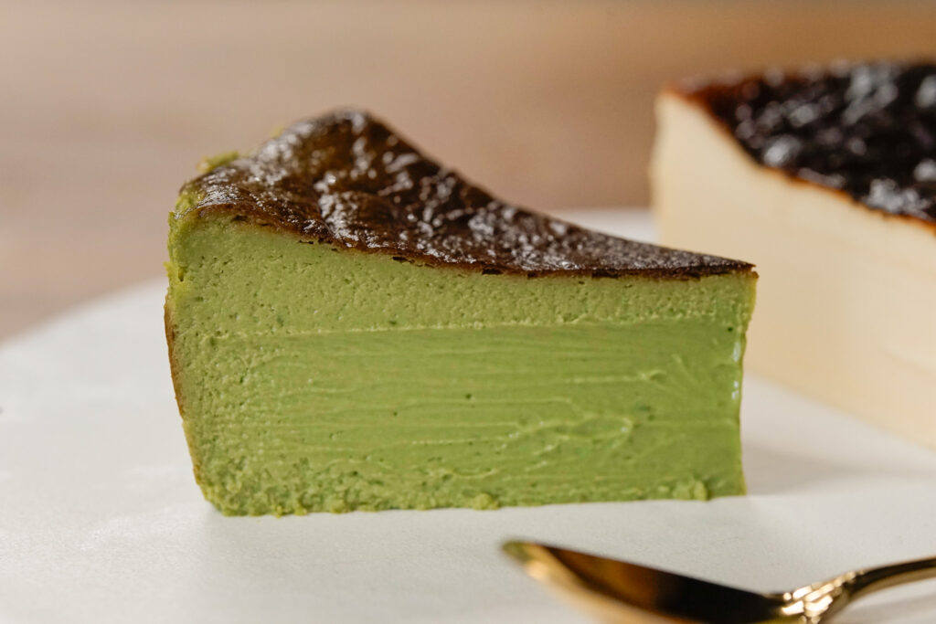 リターンハウスのバスクチーズケーキ