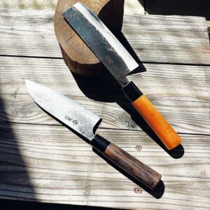 手前から「文化包丁」9020円、「菜切り包丁」7260円