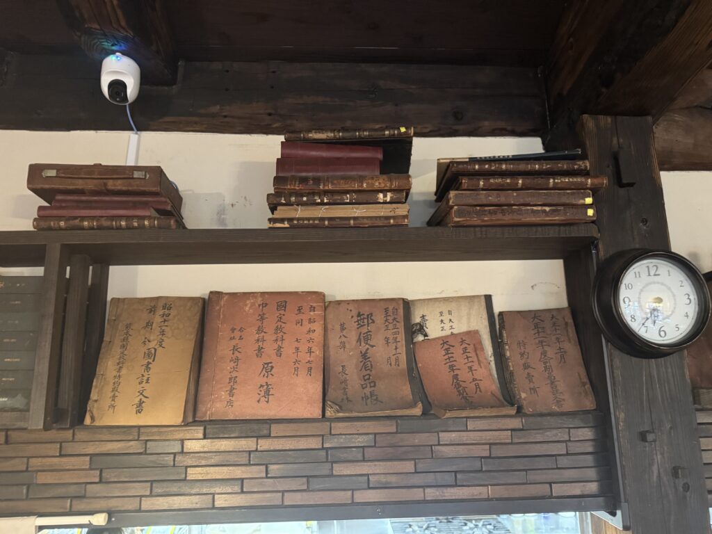長崎次郎喫茶室にある資料