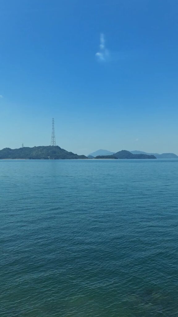 呉線から見える海