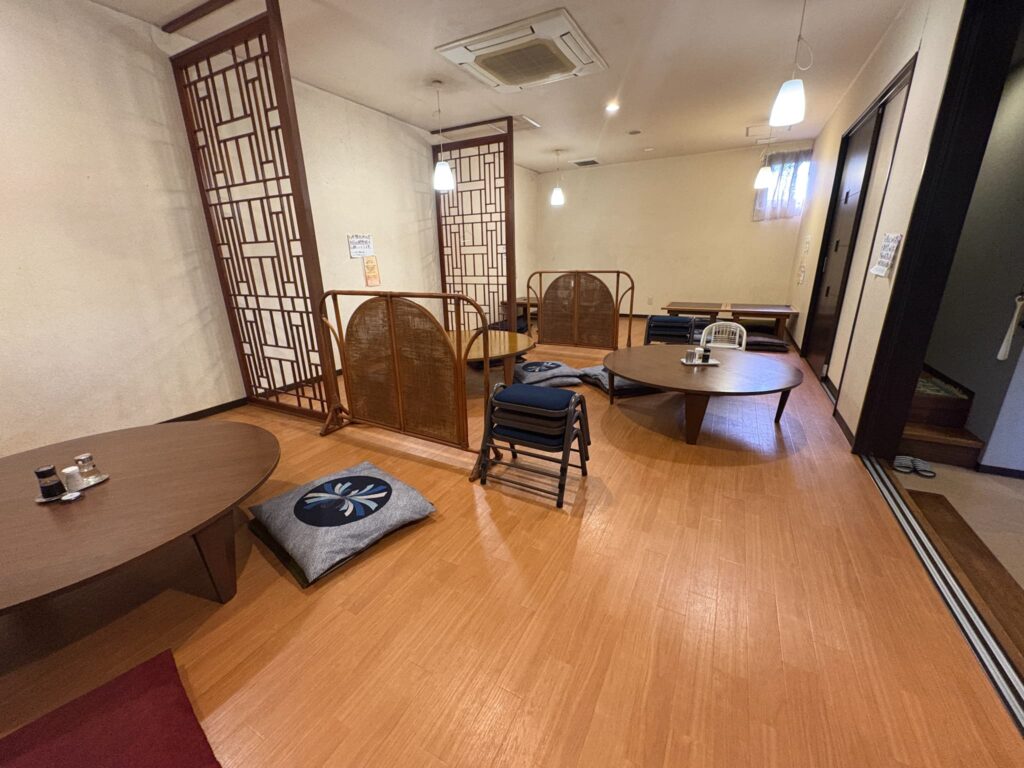 八一の店内