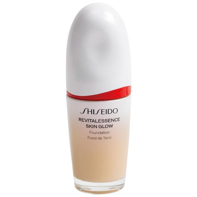 潤いに満ちたようなツヤ肌へ。SHISEIDO エッセンス スキングロウ ファンデーション 7590円