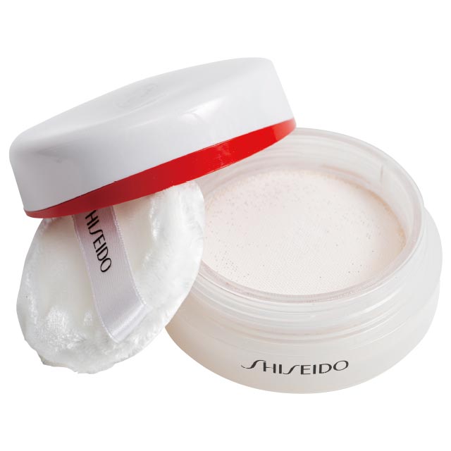 自然で透明感のある仕上がりに。9月1日新発売。SHISEIDO エッセンス スキンセッティングパウダー 5500円/ともにA