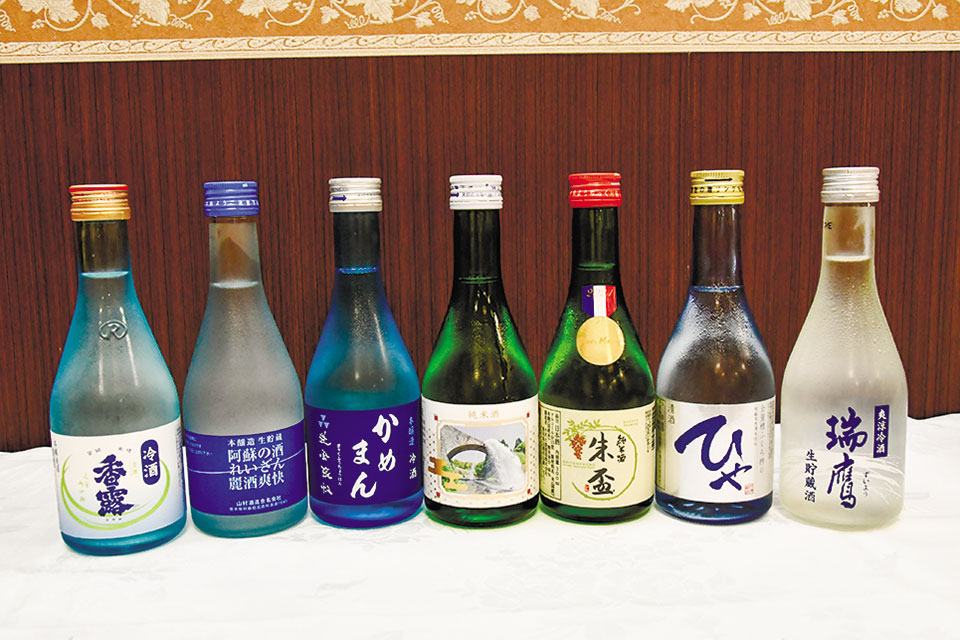 懇親会で振る舞われた県産日本酒