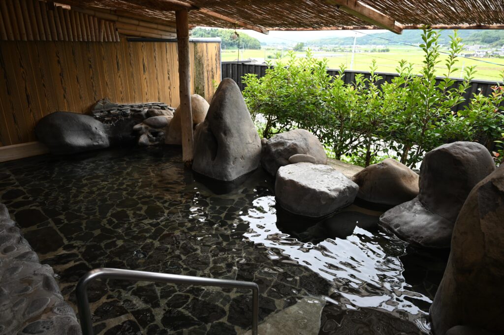 恵温泉旅館＿露天風呂