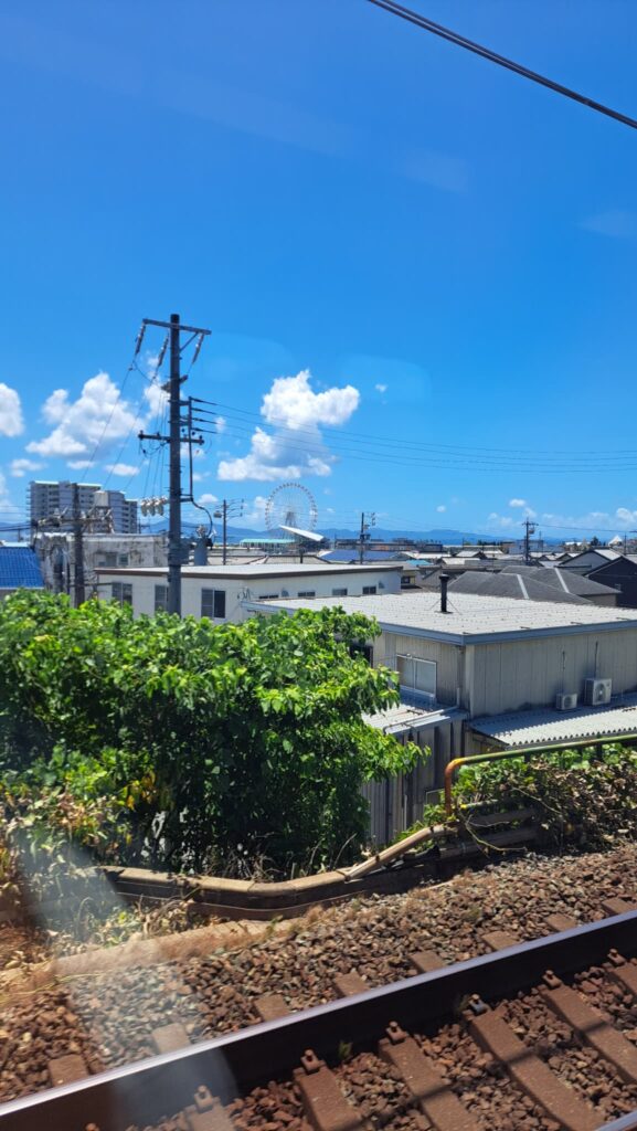 列車から見える街並み