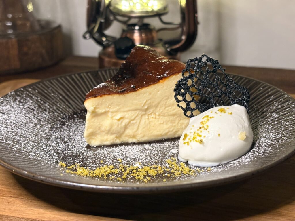 MARUTALABOのバスクチーズケーキ