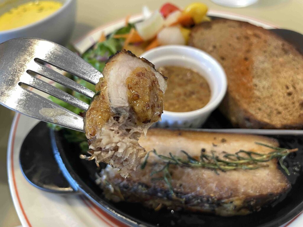 「自家製厚切りハーブベーコン」