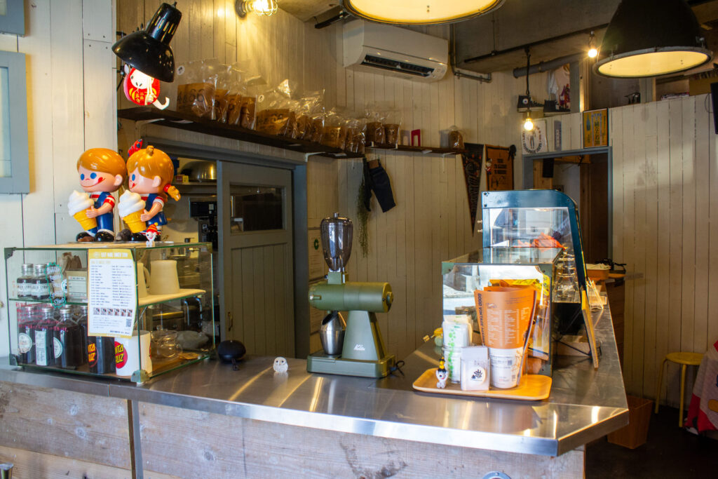 おいものおやつの店内