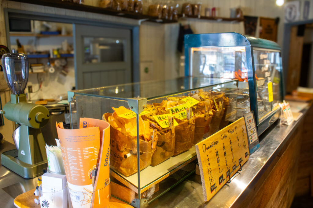 おいものおやつの店内