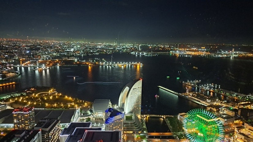 横浜ランドマークタワーから見える夜景