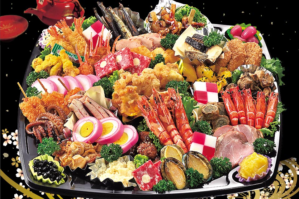 正月鉢盛り（数量限定）は通常価格1万8000円。店頭引き取りは2000円引きの1万6000円（サイズ46cm×46cm）。元日～3日のみ販売