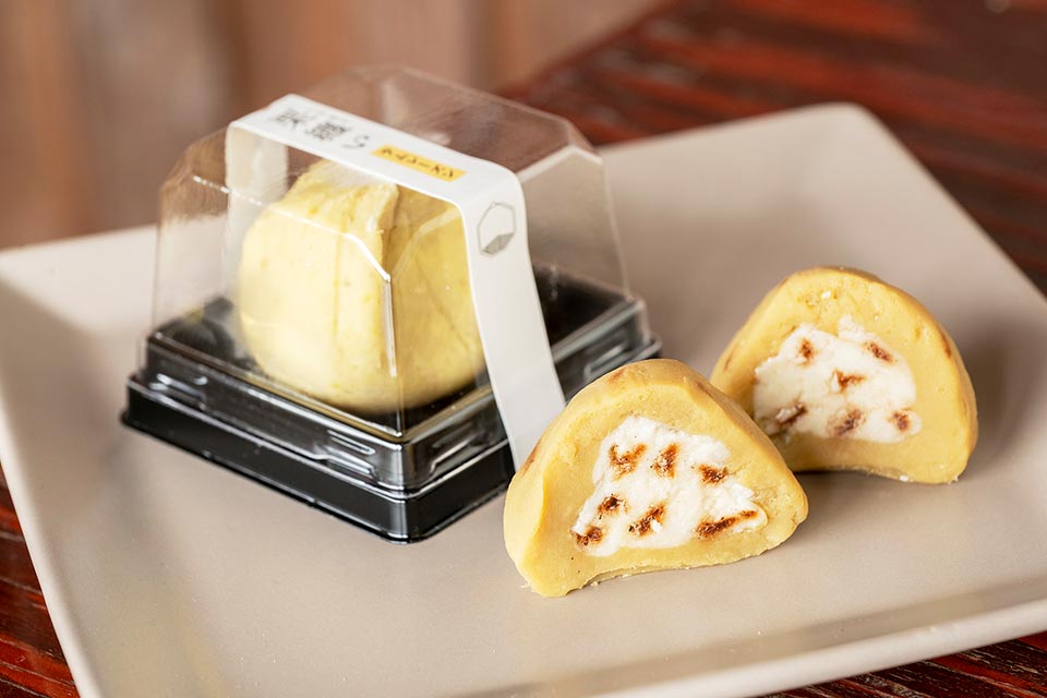 栗と空の「栗纏（まと）いラムレーズン」1個 300円 ※売り切れの場合があります