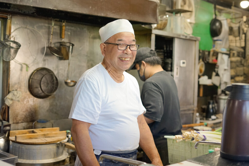 店主の寿一さん