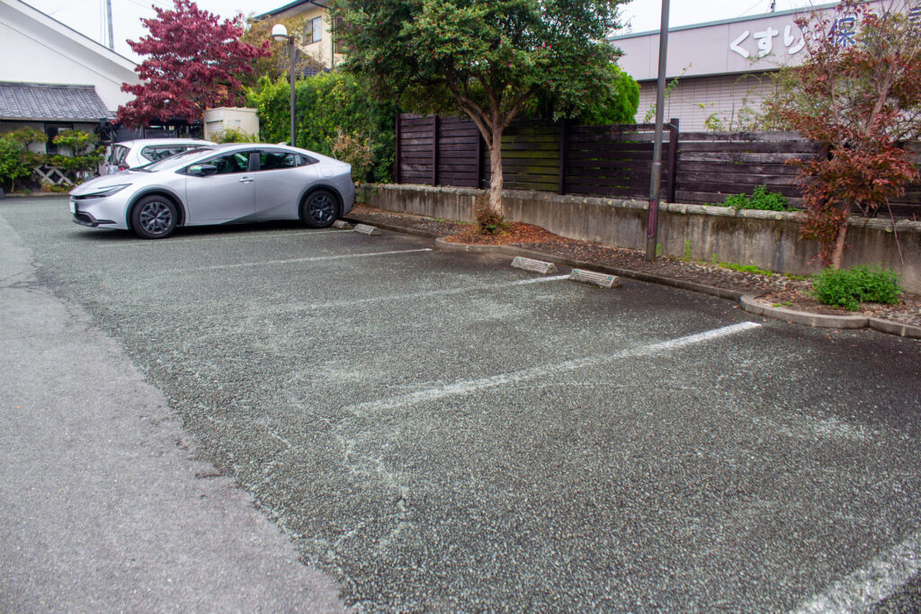麦屋の駐車場