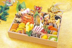 4人前の「米福おせち」（25cm×35cm）1万5000円。新しい年の幸せを願った、彩り豊かな全30品です※真空パック・冷凍ではありません※写真はイメージ※仕入れの状況で内容が変わる場合あり