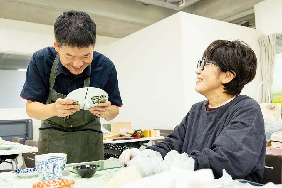 集中して筆を進める時間は、心地よい緊張感に包まれます