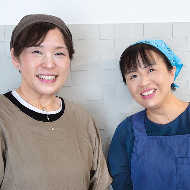 右から大谷祥子さん（54）光永雅美さん（58）