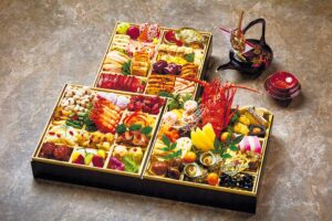 2026年ホテル謹製 和洋中三段重「頌春（しょうしゅん）」5万5000円（4～5人前）。限定150セット、予約はお早めに