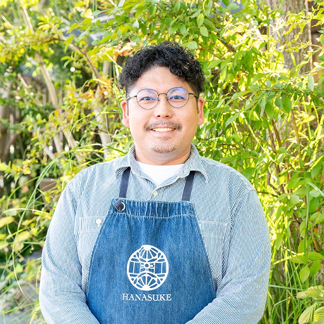 オーナー・ フラワーアーティスト 須子 栄輔さん