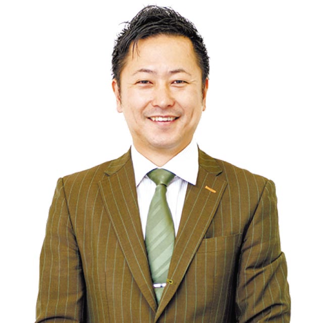 万江 英彰 さん