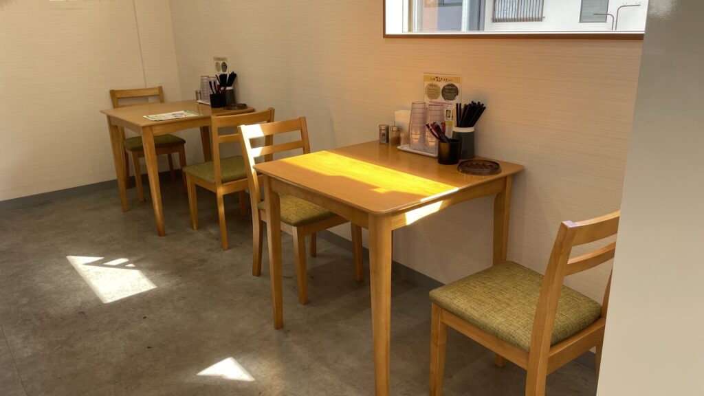 らぁ麺まるいの店内