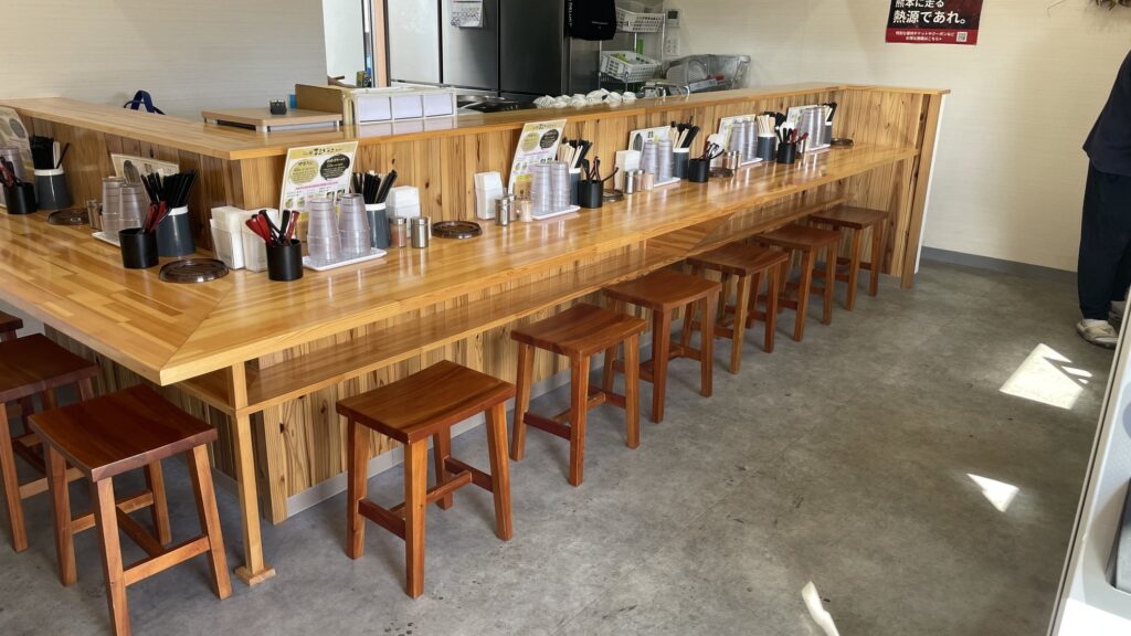 らぁ麺まるいの店内