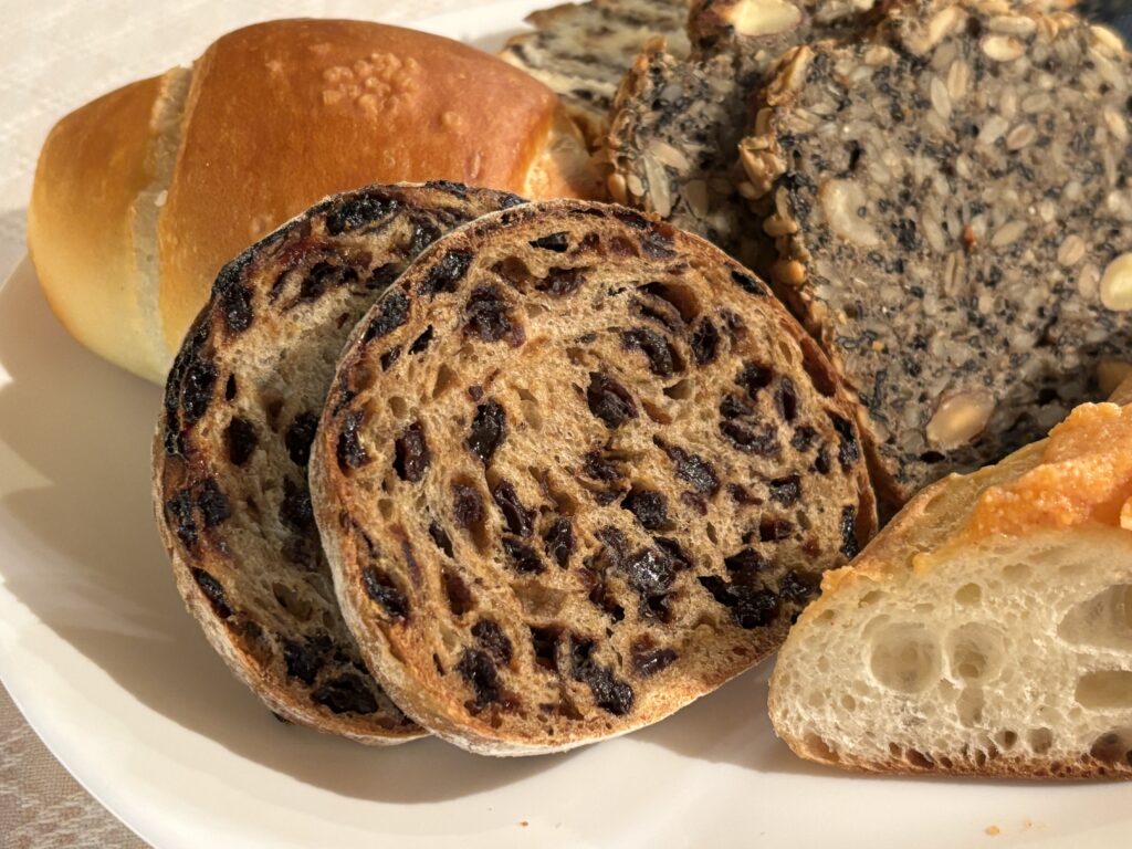 めるころ 山ぶどうパン