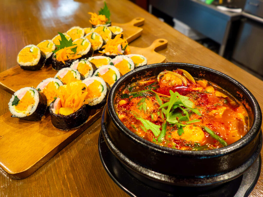 キンパと旨辛スンドゥブ