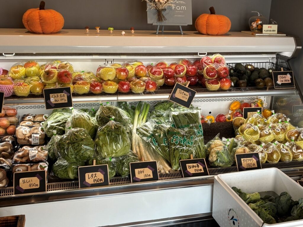 Fam-oshima-の野菜・果物の直売コーナー