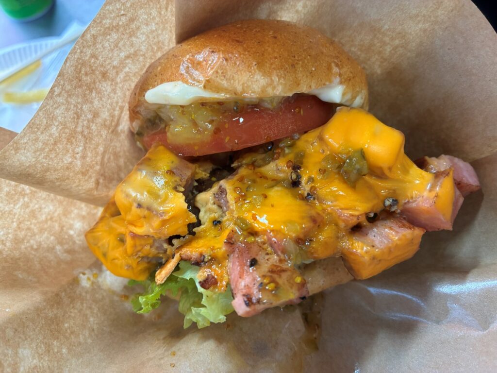 チーズベーコンバーガー