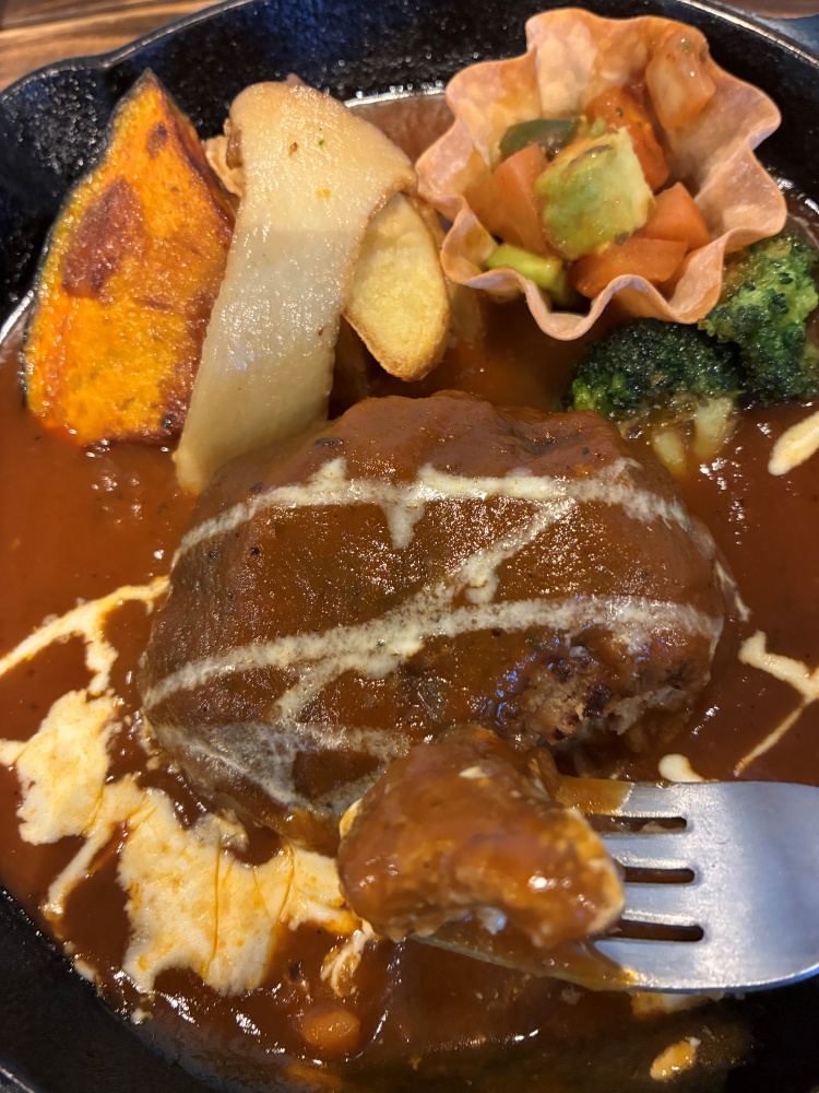 煮込みハンバーグ