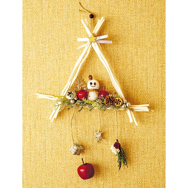 小枝のトライアングルリース