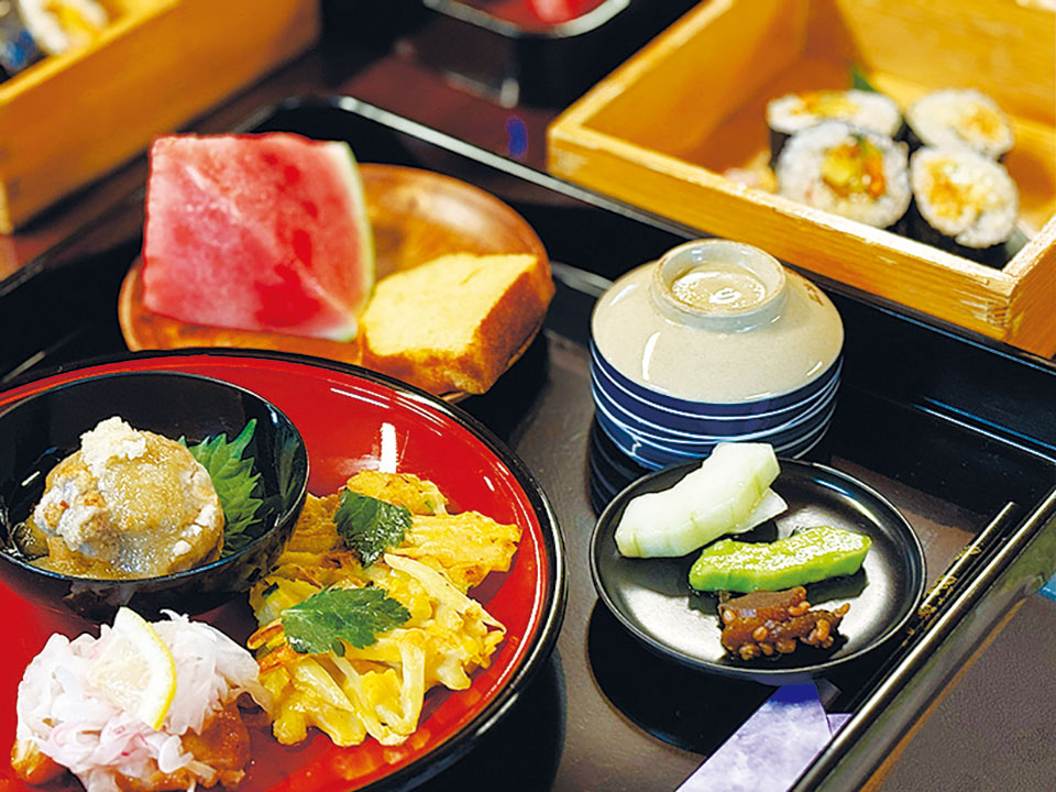 一皿ごとに手を尽くした料理が並びます