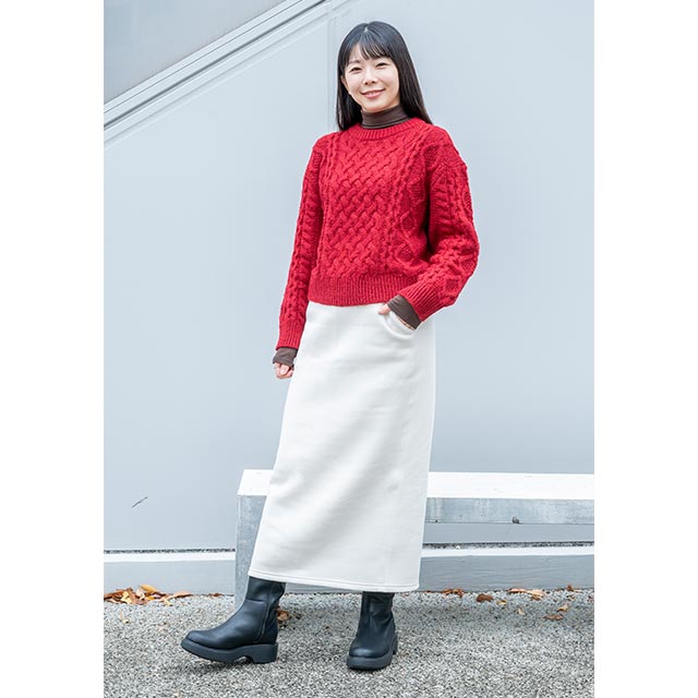 赤×白の「ザ・クリスマス」なコーデが大本命!ブーツもローヒールならたくさん歩いても楽ちん。