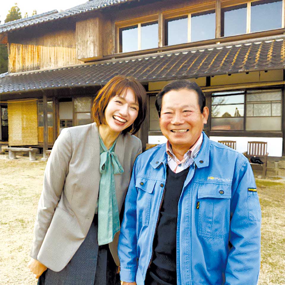 野焼き支援ボランティアの高木さんと