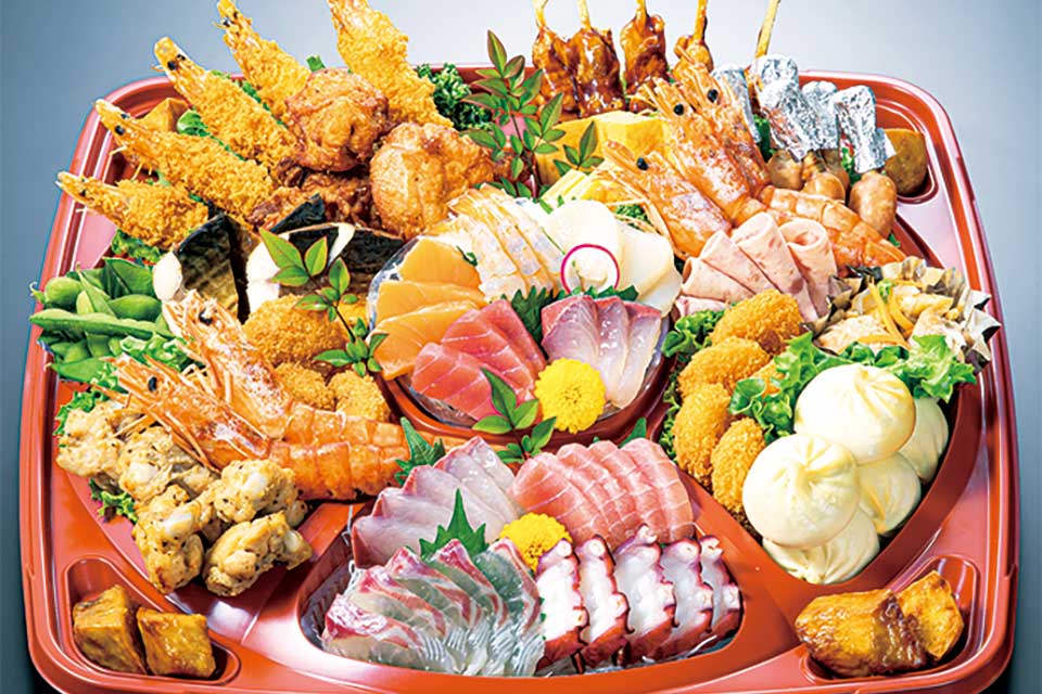 「刺身鉢盛」（5人前・1万1000円）。一皿でみんなが満足できる内容です