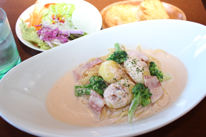 ジャガイモとベーコンの明太子クリームパスタ