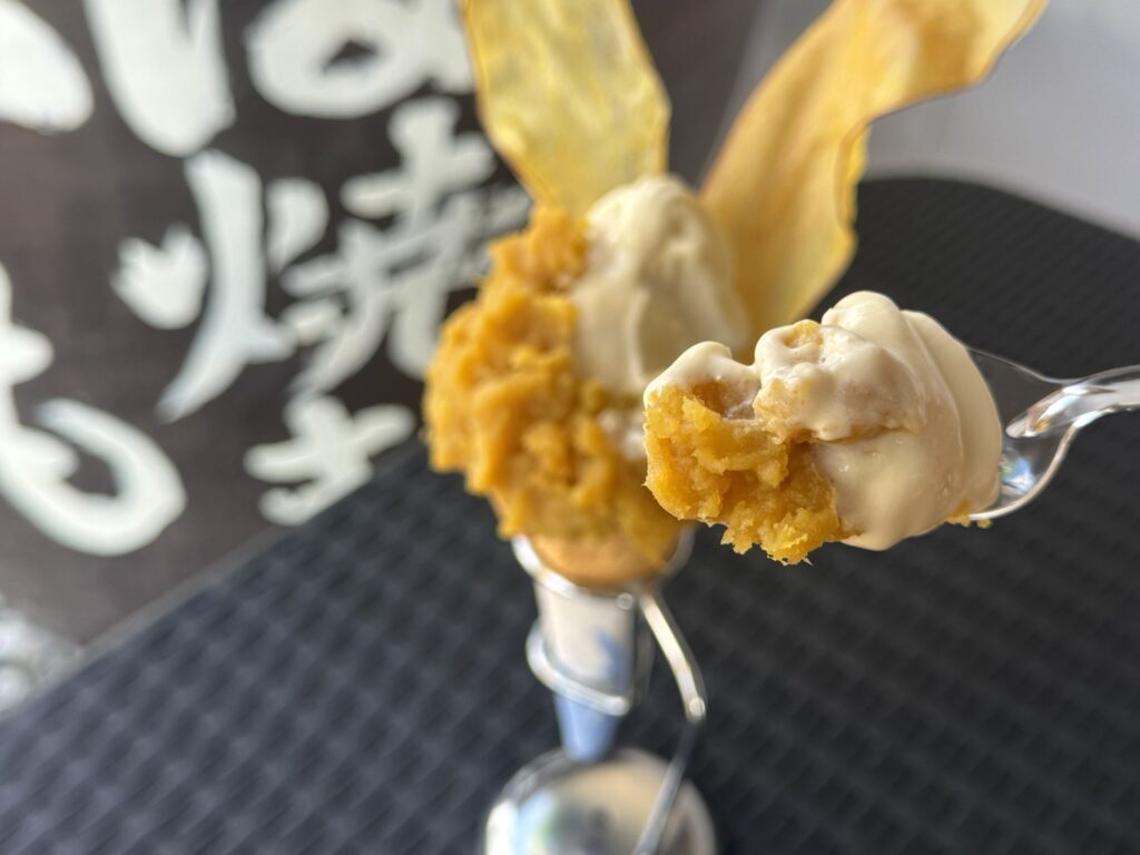 いものことで頭がいっぱいのソフトクリーム