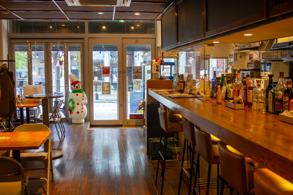 LIKE A TAVERNの店内
