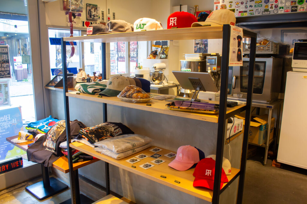 LIKE A TAVERNの店内