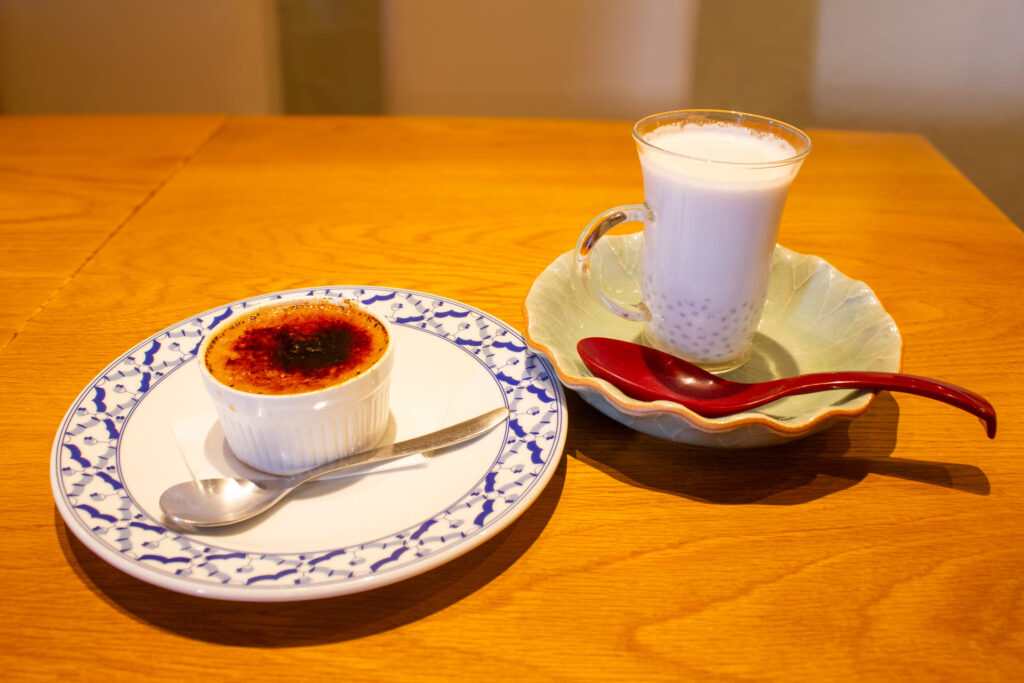 ジャスミン茶のクレームブリュレとタピココ