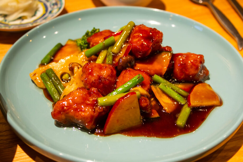 りんどうポークヒレ肉の黒酢酢豚