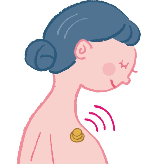  温熱とツボへの刺激の両面から体を温めてくれるお灸（きゅう）。初心者向けには火を使わない貼るタイプが選ばれることが多いです。発熱する素材で温熱効果を得る方式で、火を使わないため、煙の心配がなく、挑戦しやすいのが特徴です。ただし、低温やけどには注意してください。