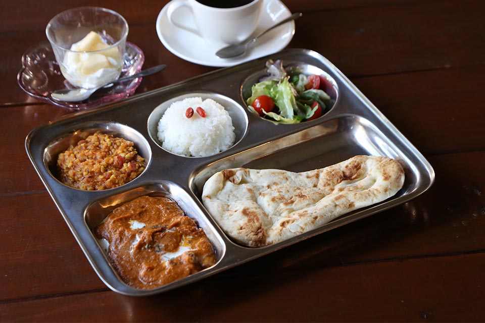 大人気の「タージマカレーセット（1500円）」は1日限定8食